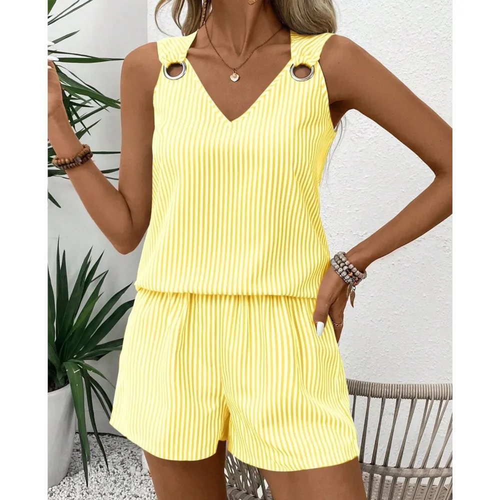 Fashion Striped Metal Buckle V-neck Sleeveless Vest Suit Women's Summer New Casual Loose Shorts Female Vacation 2-piece Set 2026
Fashion Striped Metal Buckle V-neck Sleeveless Vest Suit Women's Summer New Casual Loose Shorts Female Vacation 2-piece Set 2026