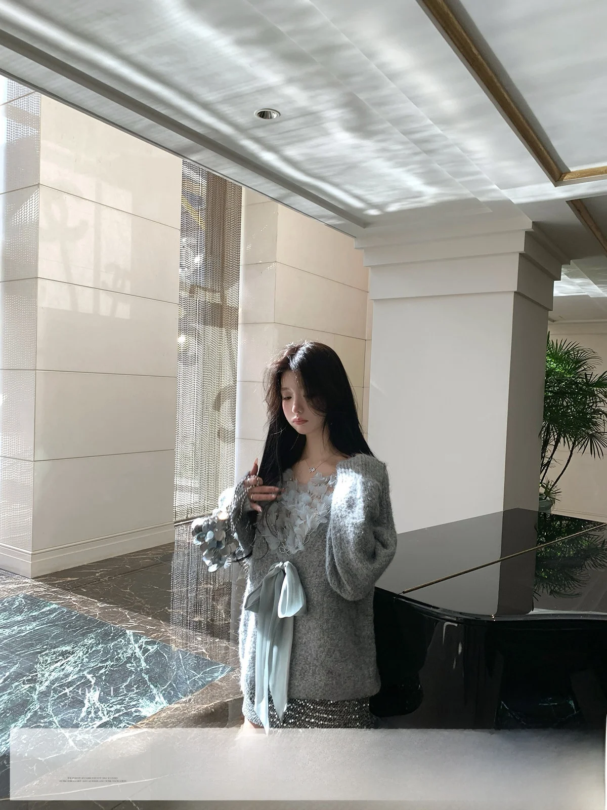 YOLI Grey Woolen Sweater Women's Loose Casual Style Versatile Spring Fashion Slimming Long Sleeve V-Neck Top by Zhang Yuli
YOLI Grey Woolen Sweater Women's Loose Casual Style Versatile Spring Fashion Slimming Long Sleeve V-Neck Top by Zhang Yuli