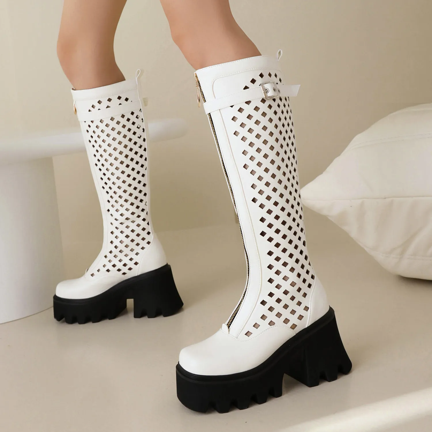 BIG Buckle Summer Women Knee-high Boots Mesh Bota V-mouth Breathable NetKnight Boots Thick Bottom Hollow Shoes High Heel Summer
BIG Buckle Summer Women Knee-high Boots Mesh Bota V-mouth Breathable NetKnight Boots Thick Bottom Hollow Shoes High Heel Summer