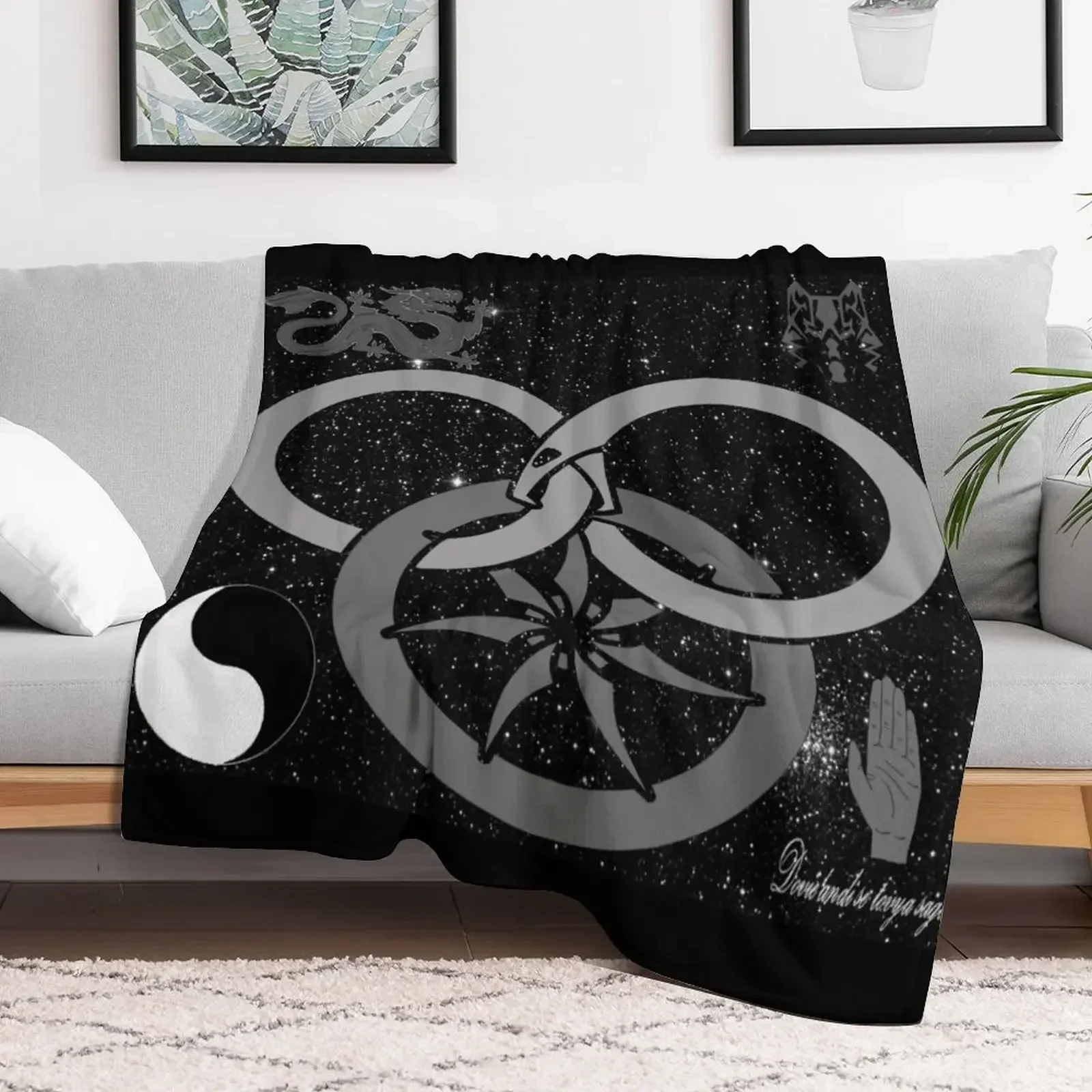 Wheel of Time - Tel'aran'rhiod and symbols - black and white Throw Blanket Custom Flannel Fabric Blankets
Wheel of Time - Tel'aran'rhiod and symbols - black and white Throw Blanket Custom Flannel Fabric Blankets