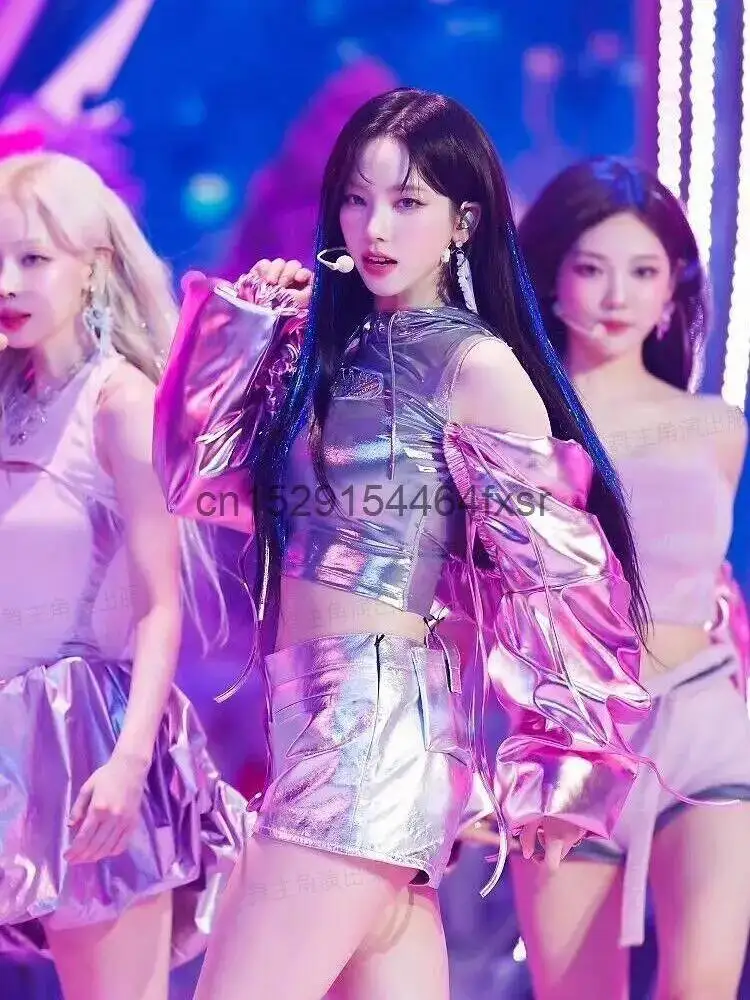 Performance Korean Girl Group's Same Outfit, New Jazz Dance and Song Costume, Street Dance
Performance Korean Girl Group's Same Outfit, New Jazz Dance and Song Costume, Street Dance