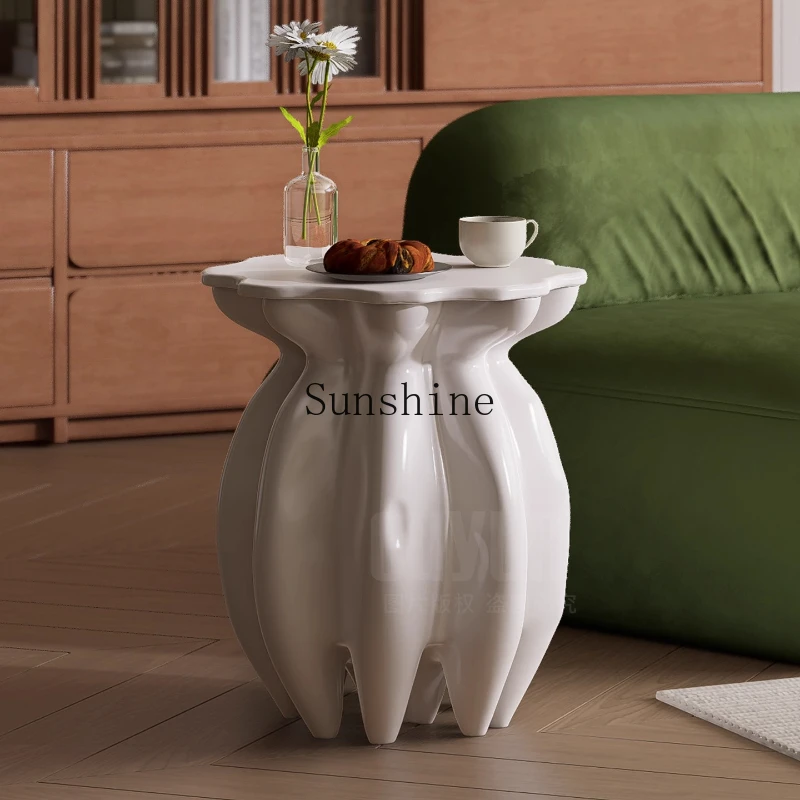 Sofa living room bedside storage modern cream style simple light luxury high-end small coffee table
Sofa living room bedside storage modern cream style simple light luxury high-end small coffee table