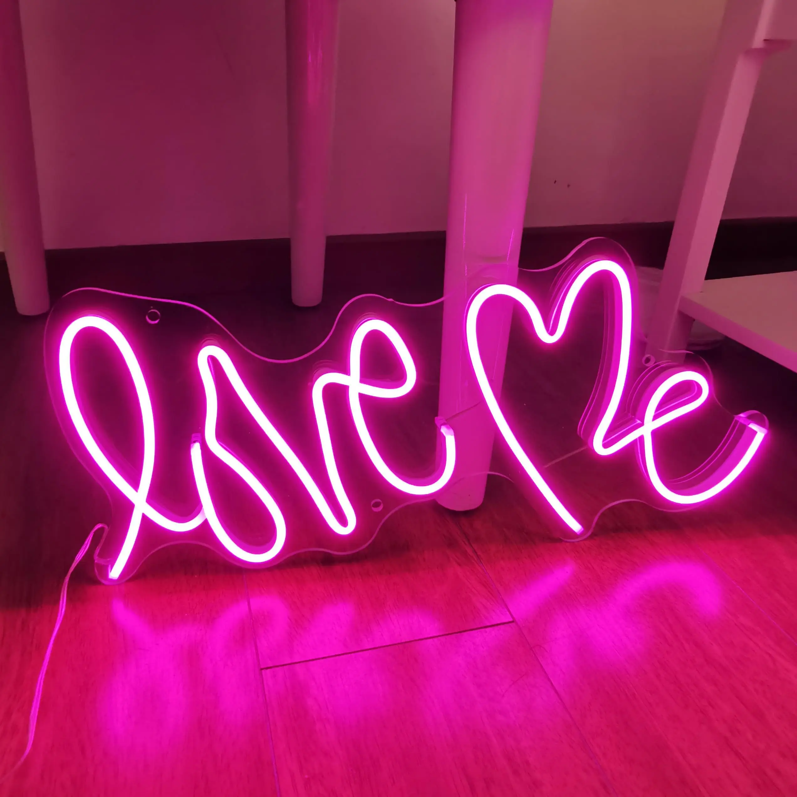Love Me neon sign, USB powered, with dimmable switch, suitable for bedroom, Valentine's Day and romantic decoration
Love Me neon sign, USB powered, with dimmable switch, suitable for bedroom, Valentine's Day and romantic decoration