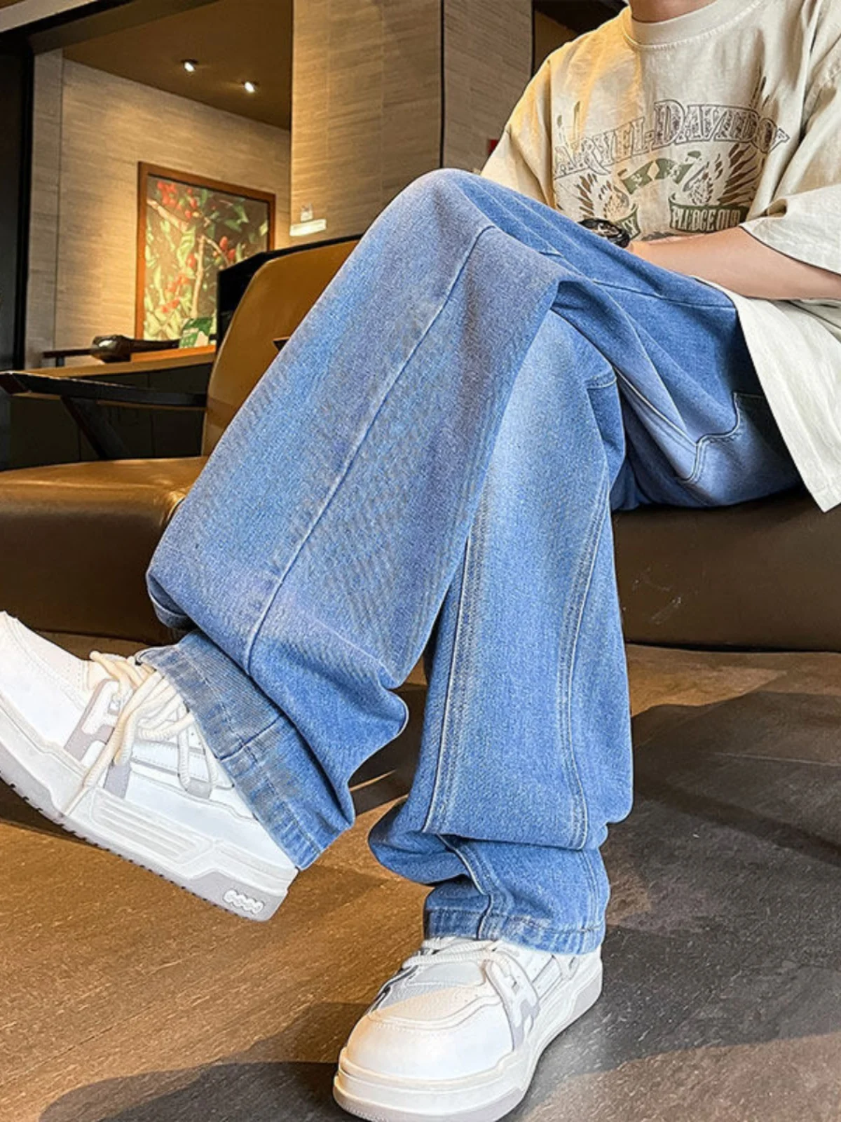 Men's Wide Leg Straight Loose Jeans Autumn 2024 New Trend Brand High Street Vibe Casual Long Pants Thin Denim Fabric Youth
Men's Wide Leg Straight Loose Jeans Autumn 2024 New Trend Brand High Street Vibe Casual Long Pants Thin Denim Fabric Youth