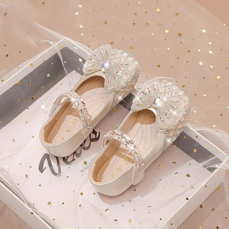 New Girls Princess Shoes Children Crystal Fashion Rhinestone Soft Sole Toddler Baby Dance Party Kids Leather Shoes Student
New Girls Princess Shoes Children Crystal Fashion Rhinestone Soft Sole Toddler Baby Dance Party Kids Leather Shoes Student