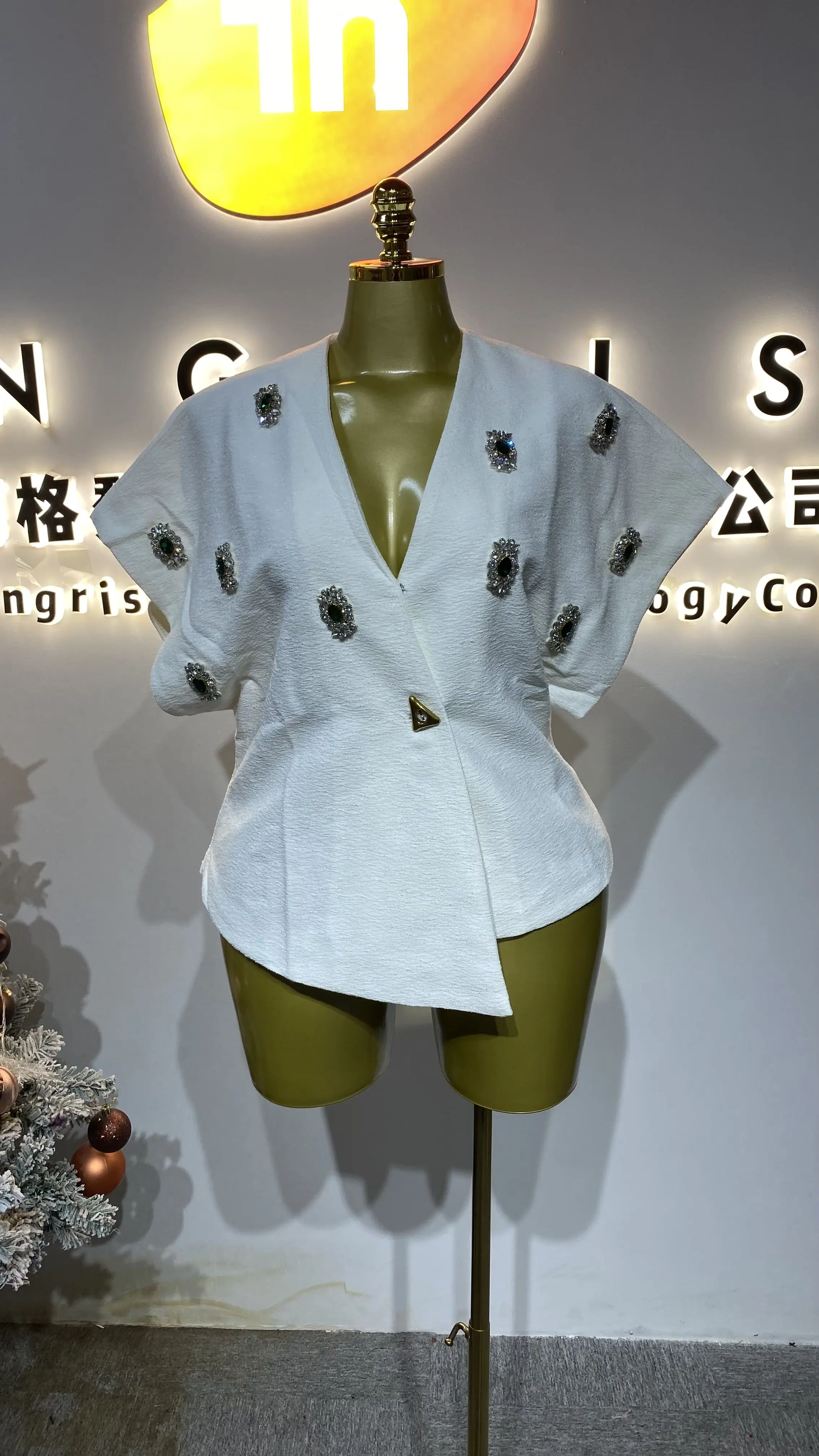 2025 Summer New Fashionable French Slim Fit Retro Women's Jacket-GZXXX336
2025 Summer New Fashionable French Slim Fit Retro Women's Jacket-GZXXX336