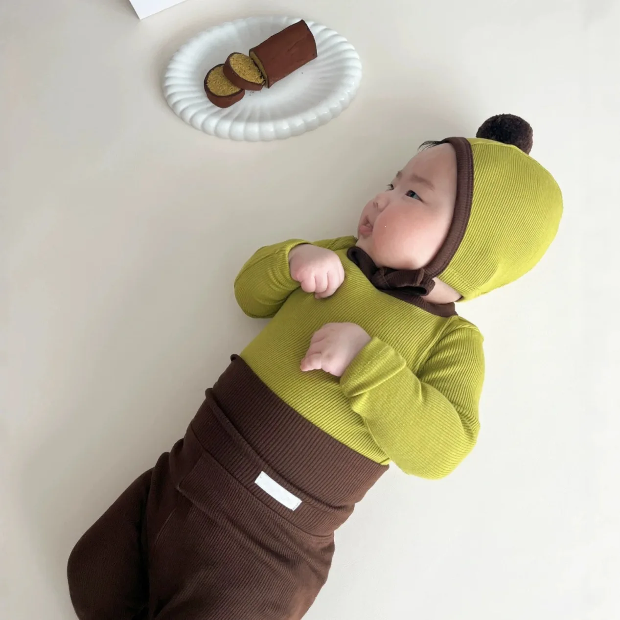 2026 Autumn New Baby Long Sleeve Clothes Set Infant Boy Girl Ribbed Tops + High Waisted Leggings + Hat 3pcs Suit Newborn Outfits
2026 Autumn New Baby Long Sleeve Clothes Set Infant Boy Girl Ribbed Tops + High Waisted Leggings + Hat 3pcs Suit Newborn Outfits