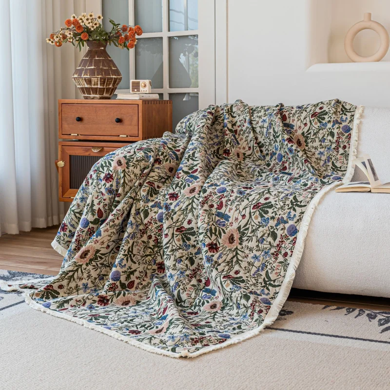 American-style floral thickened fabric universal sofa cover, plant-pattern, dirt-resistant, versatile with lace trim
American-style floral thickened fabric universal sofa cover, plant-pattern, dirt-resistant, versatile with lace trim