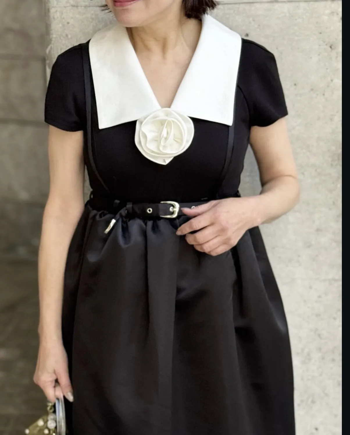 Japanese French 2026 Spring New Temperament Rose Black White T Shirt Versatile Top Girls Commuter V Neck Slim Short Tshirt Women
Japanese French 2026 Spring New Temperament Rose Black White T Shirt Versatile Top Girls Commuter V Neck Slim Short Tshirt Women