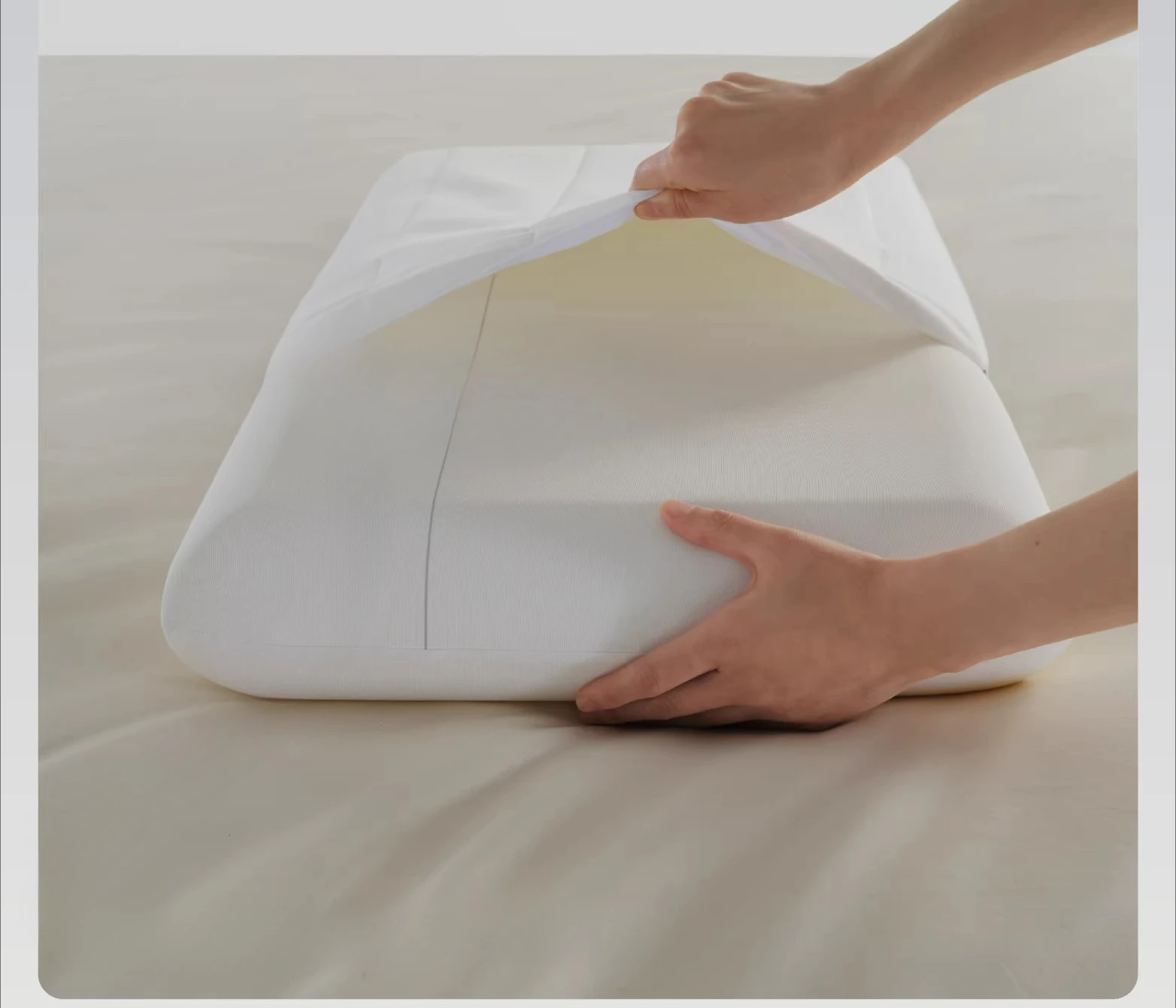 Hotel pillow, memory pillow, cervical pillow core, adult student male and female
Hotel pillow, memory pillow, cervical pillow core, adult student male and female