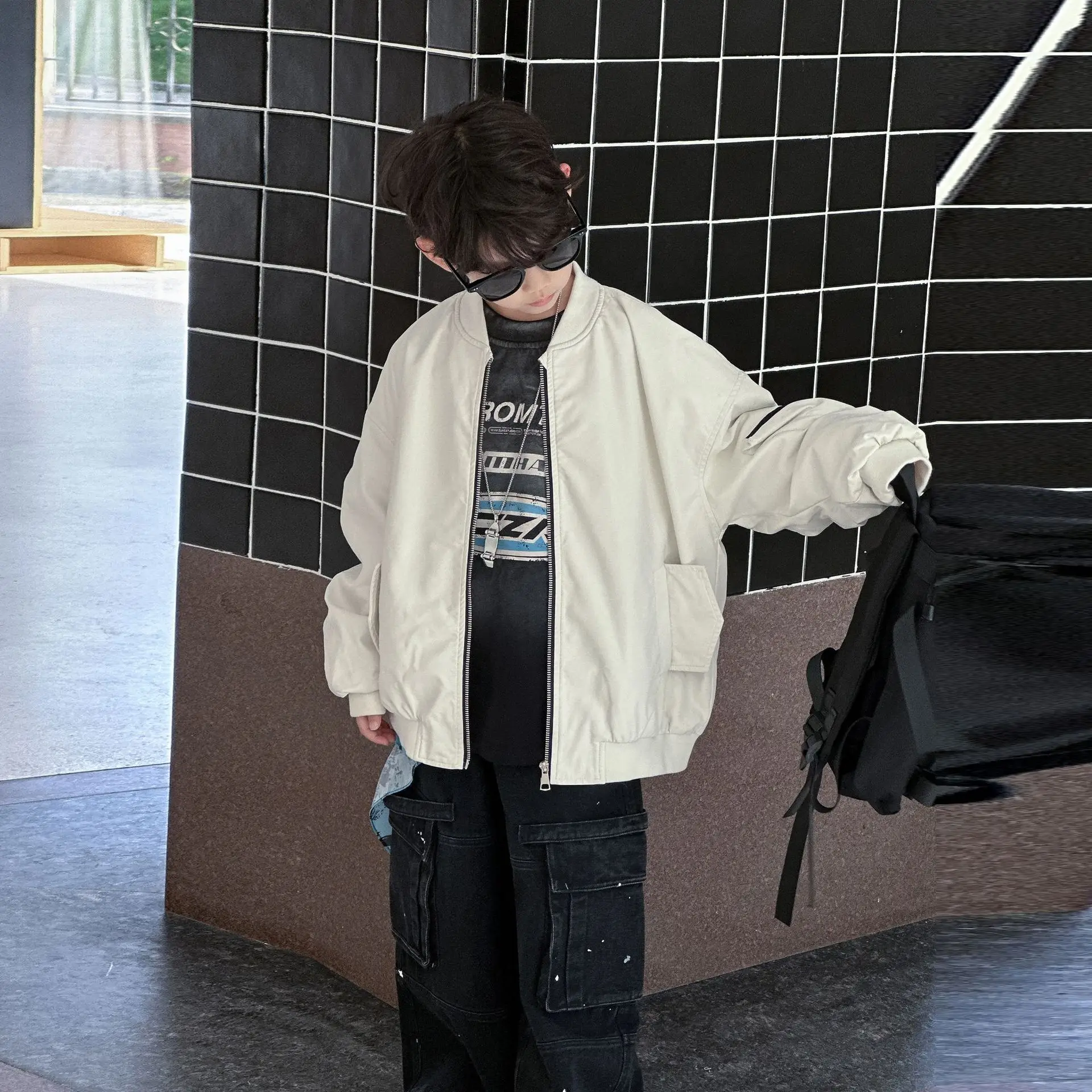 Children Clothes Boys Autumn Jacket 2025 New Fashionable Korean Style Casual Solid Color Loose Boys Handsome Leather Coat
Children Clothes Boys Autumn Jacket 2025 New Fashionable Korean Style Casual Solid Color Loose Boys Handsome Leather Coat