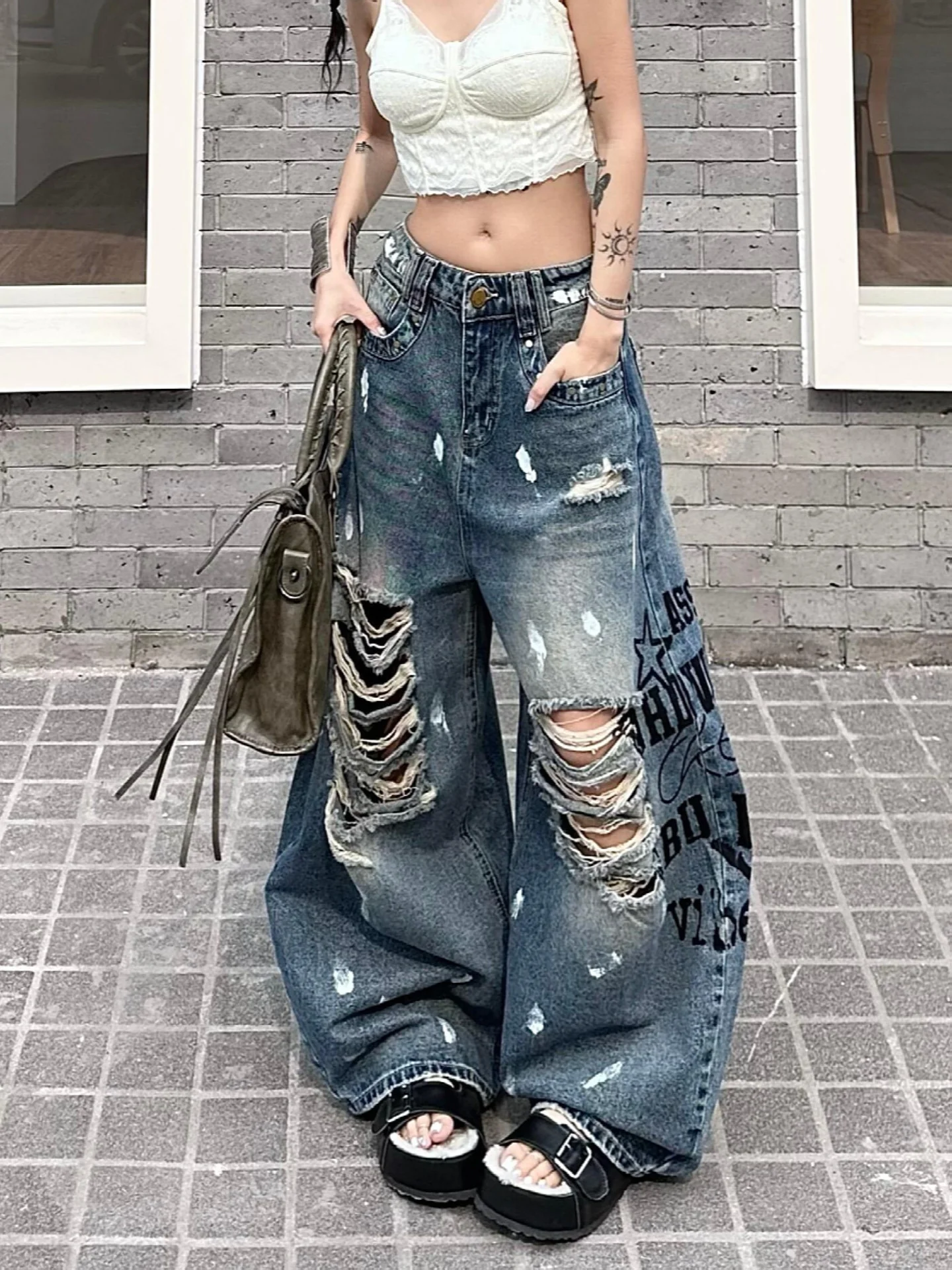 Retro American High Street Washed Distressed Denim Jeans Women's Street Style Hot Pants Letter Print Loose Long Trousers
Retro American High Street Washed Distressed Denim Jeans Women's Street Style Hot Pants Letter Print Loose Long Trousers