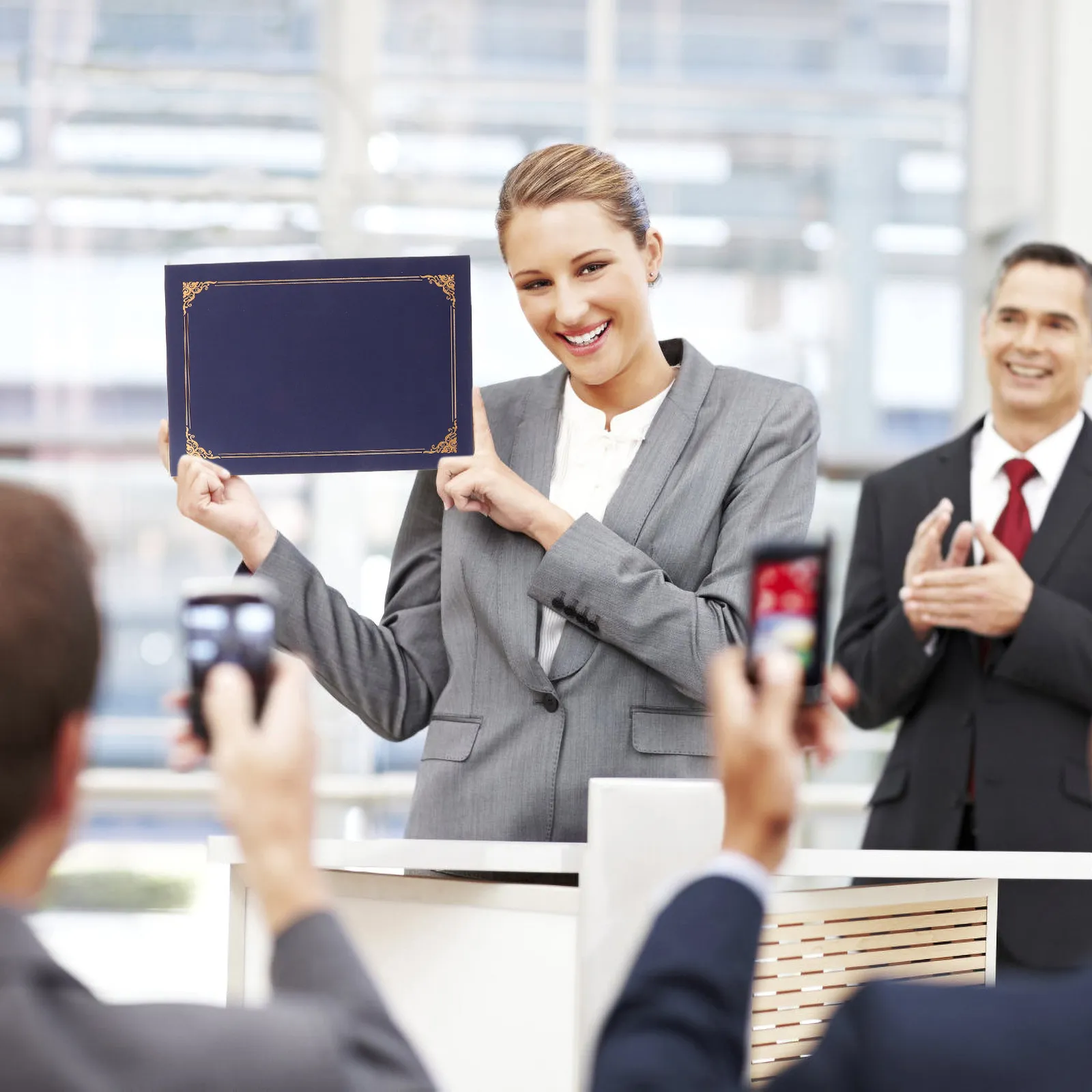 10Pcs Paper Certificate Cover Diploma Holder Award Frame Certificate Folder Document Protector for Graduation Awards Ceremonies
10Pcs Paper Certificate Cover Diploma Holder Award Frame Certificate Folder Document Protector for Graduation Awards Ceremonies