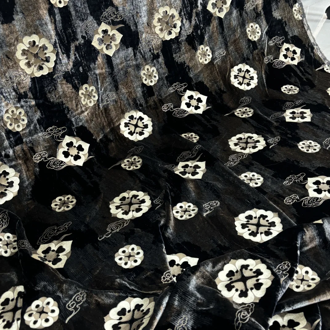 Woven Real Velvet Qiaoqi Carved and Embossed Silk Bottom Dunhuang Po-Phase Flowers
Woven Real Velvet Qiaoqi Carved and Embossed Silk Bottom Dunhuang Po-Phase Flowers