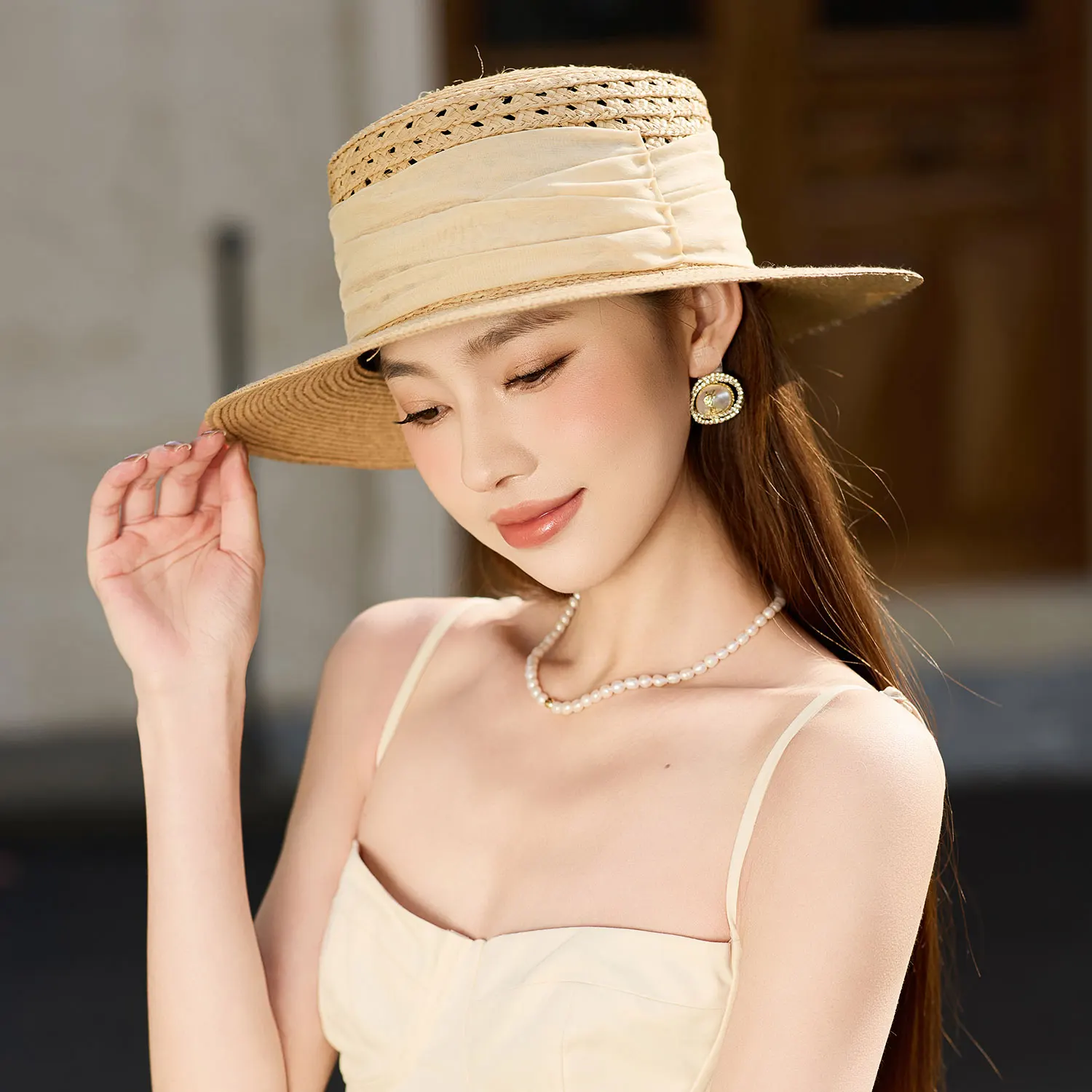 Vacation Handwoven Sunscreen Flat Sunshade Hat Beach Hat Sun Visor ladies French Hollowed Out Natural Grass Lafite Straw Hat
Vacation Handwoven Sunscreen Flat Sunshade Hat Beach Hat Sun Visor ladies French Hollowed Out Natural Grass Lafite Straw Hat