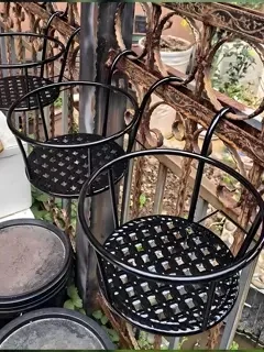 Balcony Plant Stand Iron Art Hanging Flower Pot Rack Rail Green Ivy Plant Stand Storage Shelf Guardrail Hook Green Plant
Balcony Plant Stand Iron Art Hanging Flower Pot Rack Rail Green Ivy Plant Stand Storage Shelf Guardrail Hook Green Plant