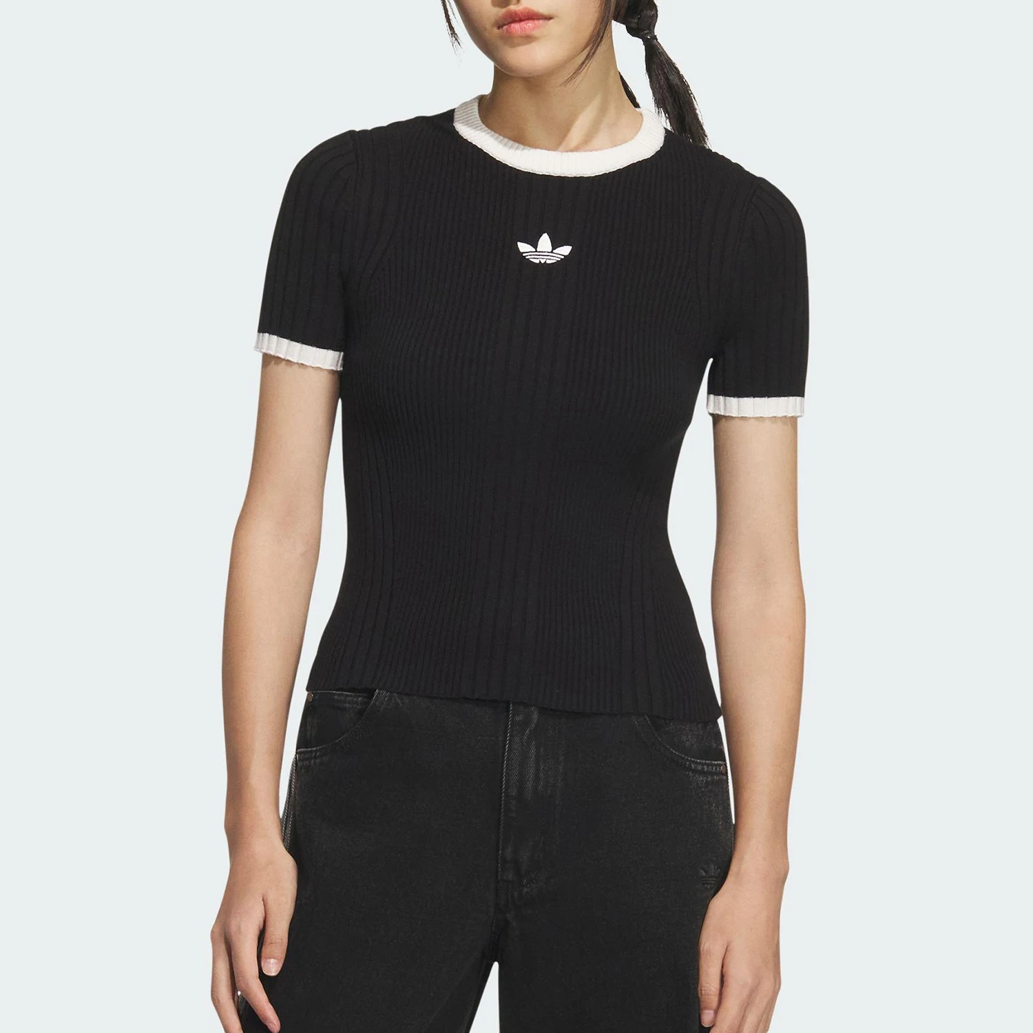 Adidas Authentic Three Leaf Women's Slim Fit Casual Knit Short Sleeve KS6110
Adidas Authentic Three Leaf Women's Slim Fit Casual Knit Short Sleeve KS6110