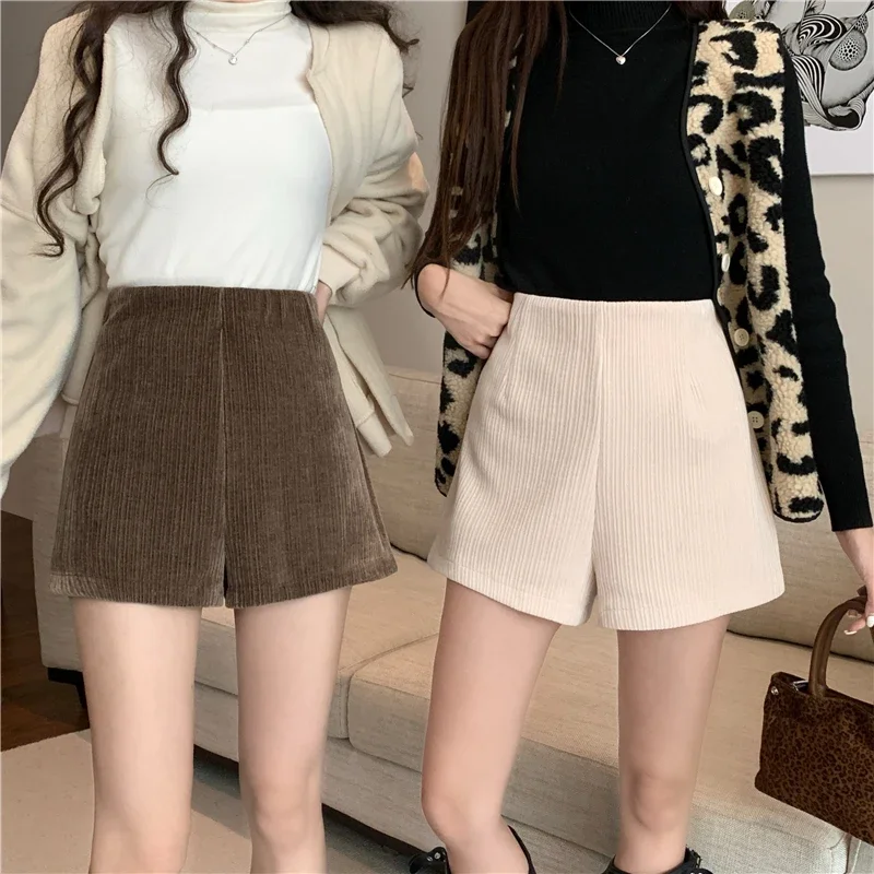 New autumn and winter styles: Small, elastic waist, versatile, high waist, corduroy, wide leg, casual pants, shorts for women
New autumn and winter styles: Small, elastic waist, versatile, high waist, corduroy, wide leg, casual pants, shorts for women