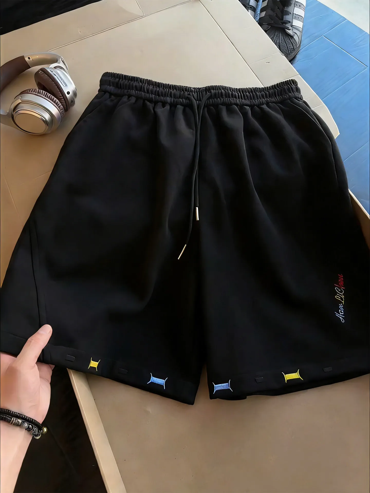 American Retro Athletic Short Pants Men's Summer Heavy Lazy Beach Sweat Pants Wide Leg Five Parts Casual Loose Elastic Waist
American Retro Athletic Short Pants Men's Summer Heavy Lazy Beach Sweat Pants Wide Leg Five Parts Casual Loose Elastic Waist