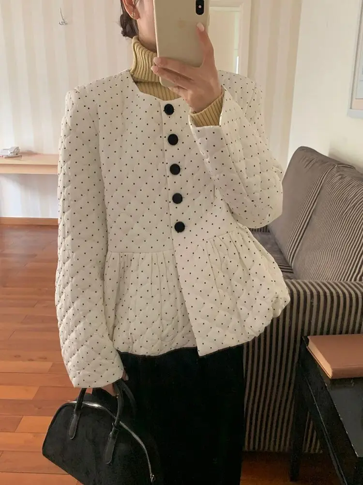 French Gentle Wind Warm Design Cotton Clothes 2026 Winter New Round Neck Polka Dot Loose Coat Women's Clothing
French Gentle Wind Warm Design Cotton Clothes 2026 Winter New Round Neck Polka Dot Loose Coat Women's Clothing