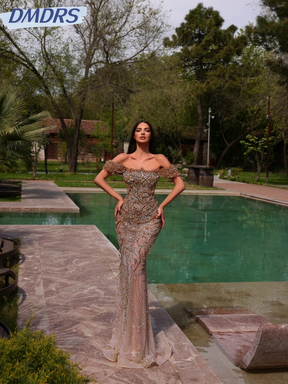 New Arrival Sparkling Crystal Long Evening Dress Sexy Illusion Off Shoulder Wedding Party Gown Customized Luxury Prom Dresses
New Arrival Sparkling Crystal Long Evening Dress Sexy Illusion Off Shoulder Wedding Party Gown Customized Luxury Prom Dresses