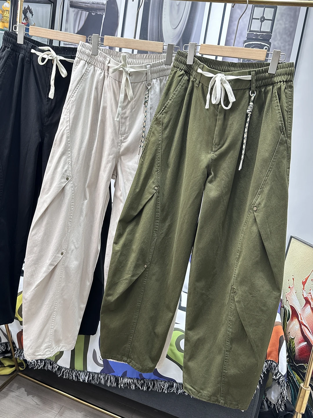 Retro American Khaki Work Pants Men's High Waist Wide Leg Pants Blade Shape Autumn City Boy Loose Fit Casual Trousers
Retro American Khaki Work Pants Men's High Waist Wide Leg Pants Blade Shape Autumn City Boy Loose Fit Casual Trousers