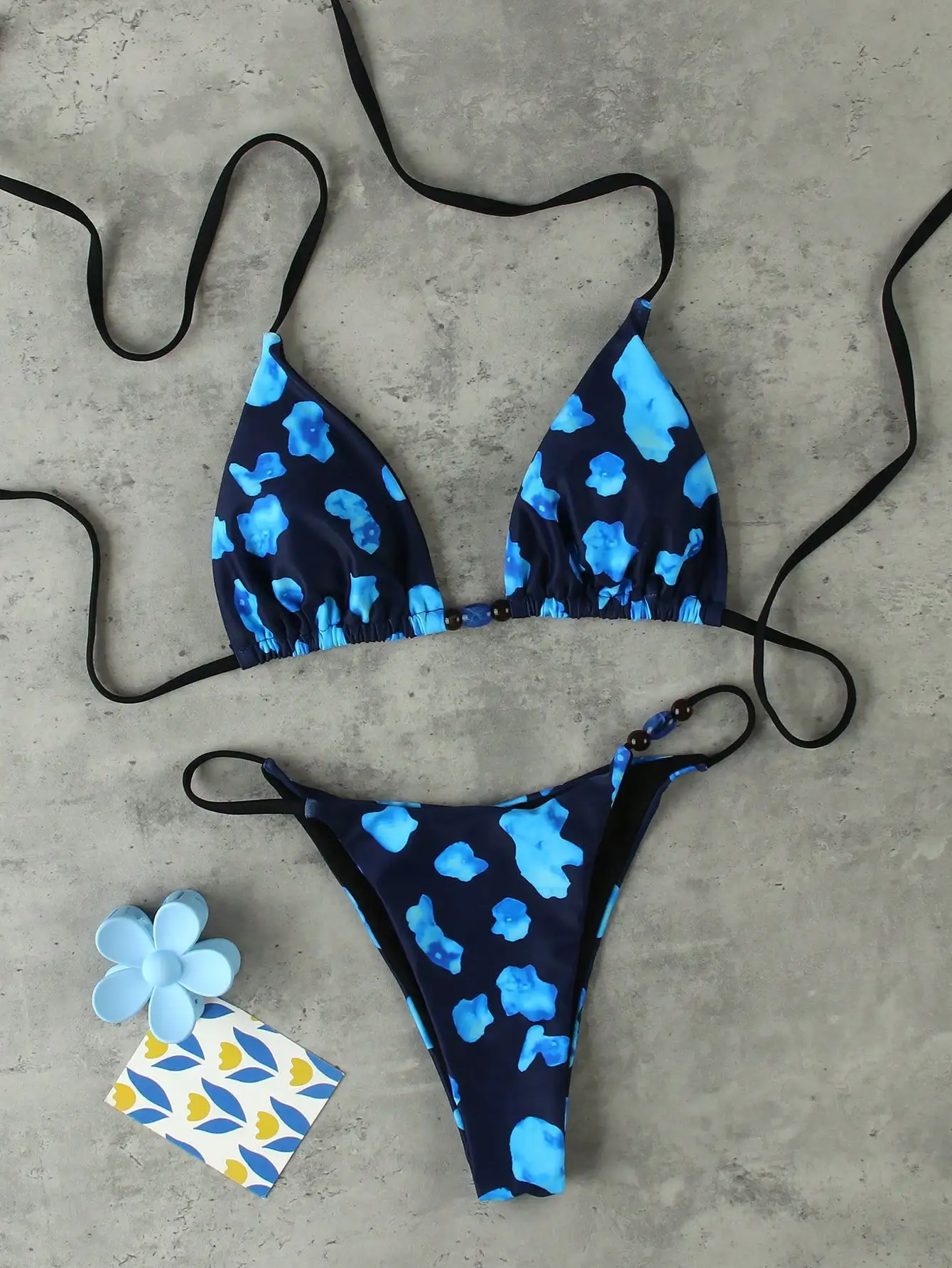Sexy Blue Floral Print Triangle Bikini Set For Women Beach Vacation Party
Sexy Blue Floral Print Triangle Bikini Set For Women Beach Vacation Party