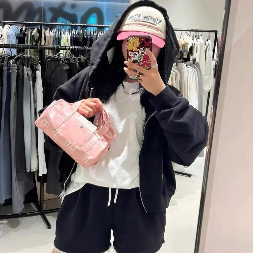 Oversized Women Duffel Bags Soft Nylon Large Capacity Black Zipper Shoulder Crossbody Bag For Travelling Shopping Luxury Handbag
Oversized Women Duffel Bags Soft Nylon Large Capacity Black Zipper Shoulder Crossbody Bag For Travelling Shopping Luxury Handbag