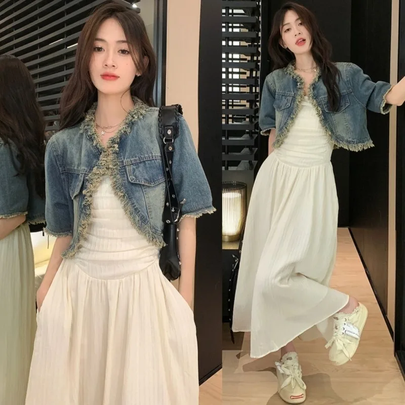 Summer Fashion High Street Dress Suit Women Tassels Short Denim Jacket Crop Top Jacket and Pleated Tube Dress 2 Piece Set Outfit
Summer Fashion High Street Dress Suit Women Tassels Short Denim Jacket Crop Top Jacket and Pleated Tube Dress 2 Piece Set Outfit