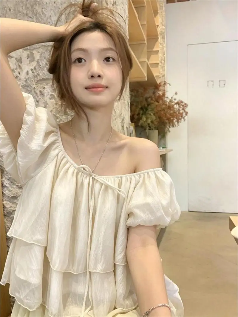 Women's Summer 2026 New Gentle Style Loose Fit Slimming Bubble Sleeve Chiffon Shirt One Shoulder Trendy Top Casual Wear
Women's Summer 2026 New Gentle Style Loose Fit Slimming Bubble Sleeve Chiffon Shirt One Shoulder Trendy Top Casual Wear