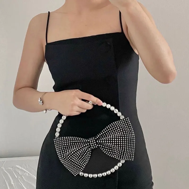 Round Handle Diamond Bow Evening Bag Women Wedding Party Glittering Crystal Clutch Purses And Handbags Designer Luxury Wallets
Round Handle Diamond Bow Evening Bag Women Wedding Party Glittering Crystal Clutch Purses And Handbags Designer Luxury Wallets