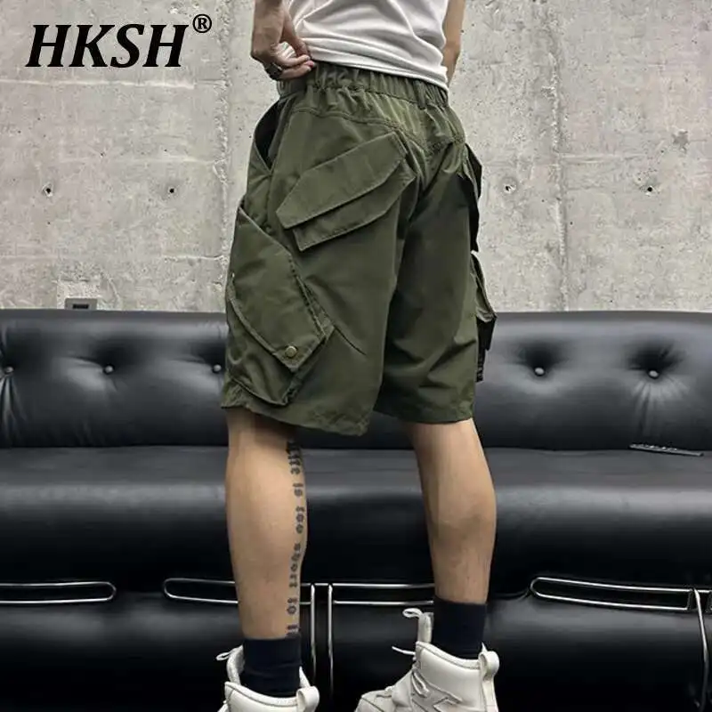 HKSH Летние новые мужские шорты Tide High Street с карманами на шнурке, спортивные повседневные шорты в стиле сафари, свободные легкие роскошные простые капри HK4528
HKSH Летние новые мужские шорты Tide High Street с карманами на шнурке, спортивные повседневные шорты в стиле сафари, свободные легкие роскошные простые капри HK4528