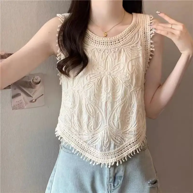 Summer French Tassel Jacquard Knit T-shirt 2026 New Women Sleeveless Vest Female Bohemian Style Short T-shirt Beach Vacation Top
Summer French Tassel Jacquard Knit T-shirt 2026 New Women Sleeveless Vest Female Bohemian Style Short T-shirt Beach Vacation Top