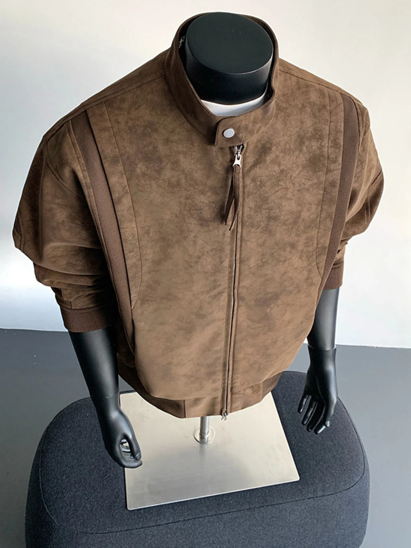 Мужская куртка-бомбер из искусственной кожи в стиле ретро, с эффектом потертости, свободного кроя, с воротником-стойкой, осенняя, модная, городская, с длинными рукавами
Мужская куртка-бомбер из искусственной кожи в стиле ретро, с эффектом потертости, свободного кроя, с воротником-стойкой, осенняя, модная, городская, с длинными рукавами