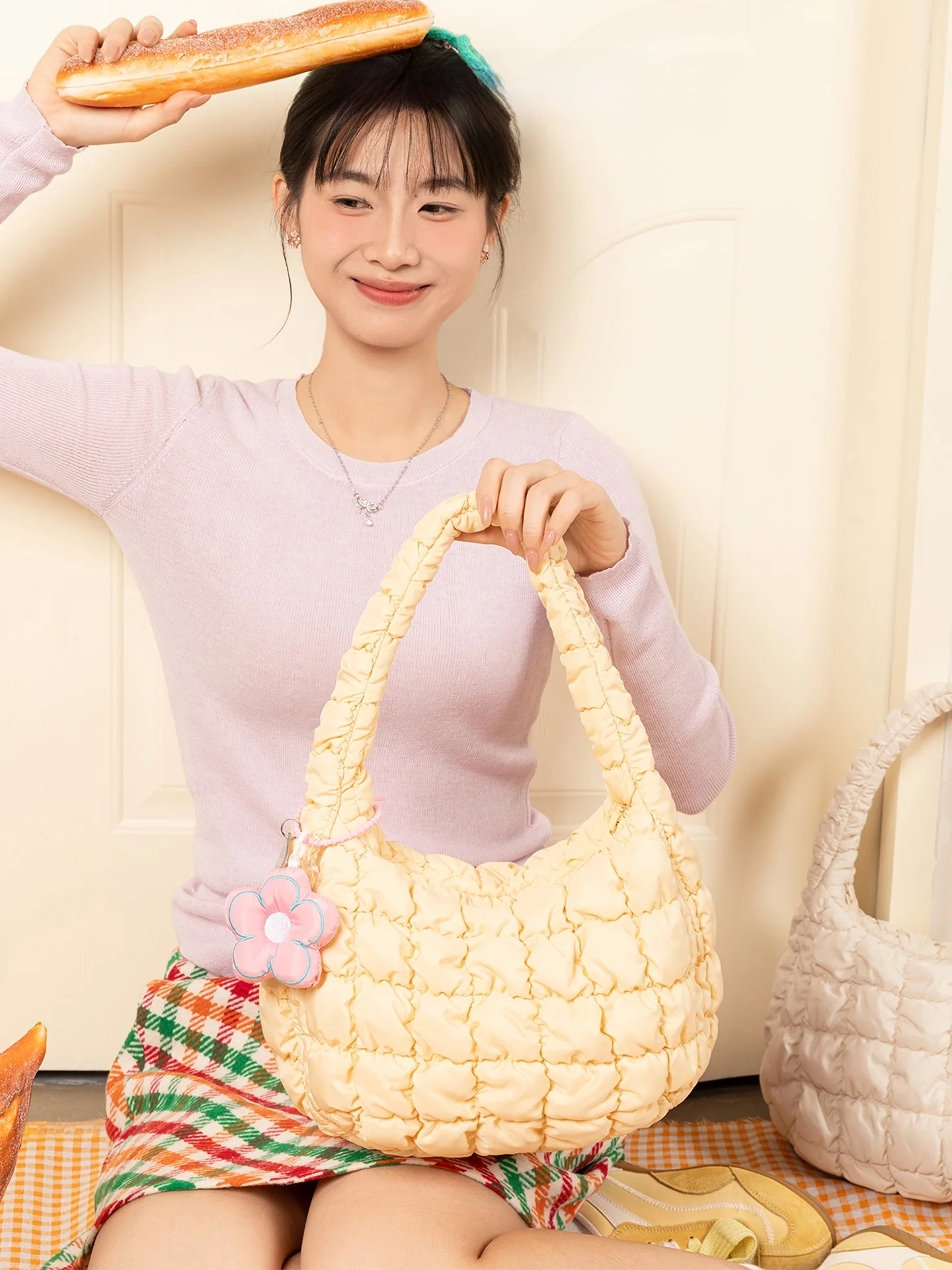 Orange Girl Korean Style Cloud Light Yellow Light Folded down Feather Bag Ladies New 2026 Single Shoulder Bag Versatile Cloud...
Orange Girl Korean Style Cloud Light Yellow Light Folded down Feather Bag Ladies New 2026 Single Shoulder Bag Versatile Cloud...