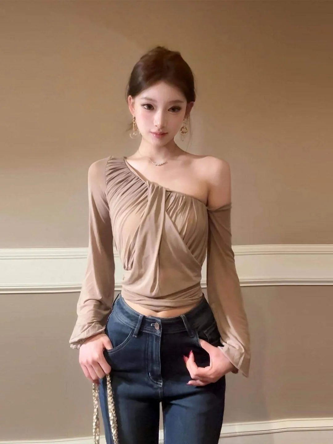 Spring 2026 Pure Desire Women's Long Sve T-irt Side oulder Waist Cinched Top Youthful Boting irt Korean Sle Sta...
Spring 2026 Pure Desire Women's Long Sve T-irt Side oulder Waist Cinched Top Youthful Boting irt Korean Sle Sta...