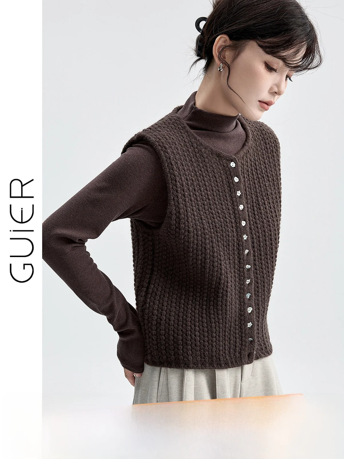 Guier round Ne Knitted Vest Cardigan Women's Autumn Winter 2025 New Slimming Versatile Layering Sweater Vest Commute Sle ...
Guier round Ne Knitted Vest Cardigan Women's Autumn Winter 2025 New Slimming Versatile Layering Sweater Vest Commute Sle ...