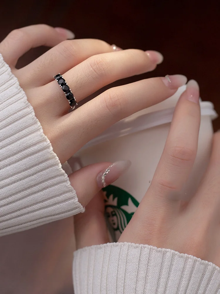 INS Summer Simple Punk Black Women's Stone Ring Y2K Accessories Charm Geometry Open Couple Best Friend Party Jewelry Gift
INS Summer Simple Punk Black Women's Stone Ring Y2K Accessories Charm Geometry Open Couple Best Friend Party Jewelry Gift