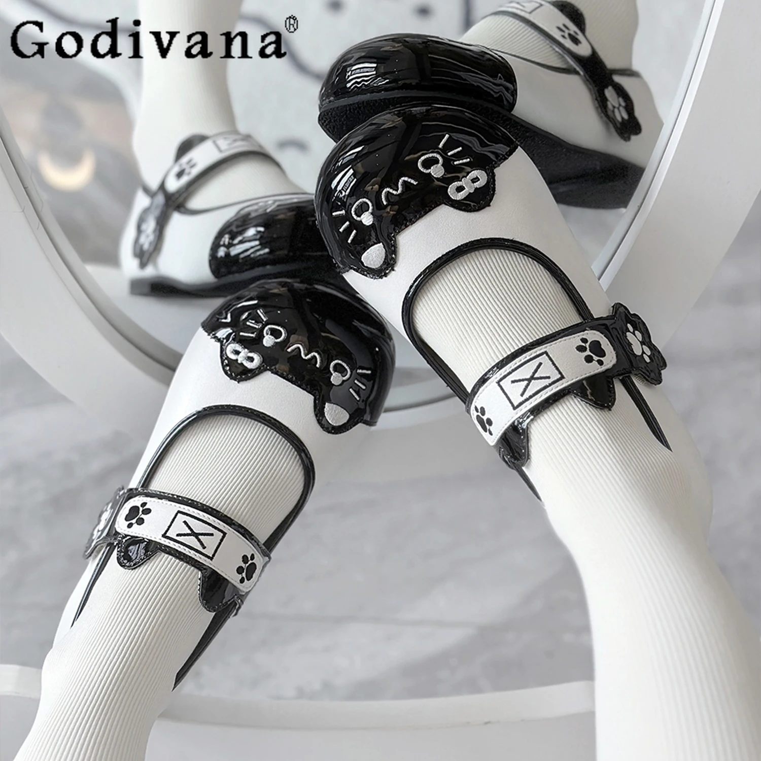 Japanese Original Lolita Sweet Cute Girl Mary Jane Small Leather Shoes Round Head Low Heel Cartoon Student Doll Shoes
Japanese Original Lolita Sweet Cute Girl Mary Jane Small Leather Shoes Round Head Low Heel Cartoon Student Doll Shoes