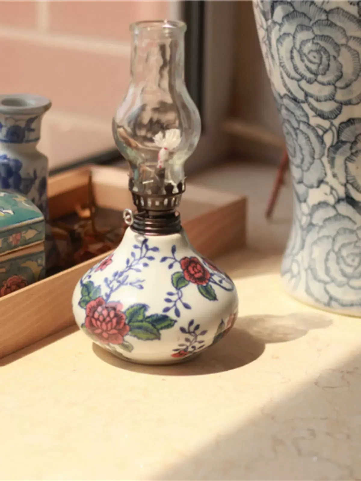 Ceramic Oil Lamp Retro Colored Pottery Decoration Hand-painted Desktop Craft Exquisite Home Decoration Chinese-style
Ceramic Oil Lamp Retro Colored Pottery Decoration Hand-painted Desktop Craft Exquisite Home Decoration Chinese-style