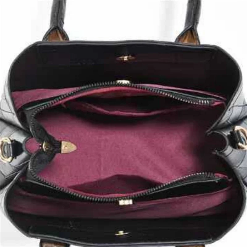 Popular Classic Elegant Women's Handbag Leather Crossbody Bag By Famous Designer Stylish And Functional Carry
Popular Classic Elegant Women's Handbag Leather Crossbody Bag By Famous Designer Stylish And Functional Carry