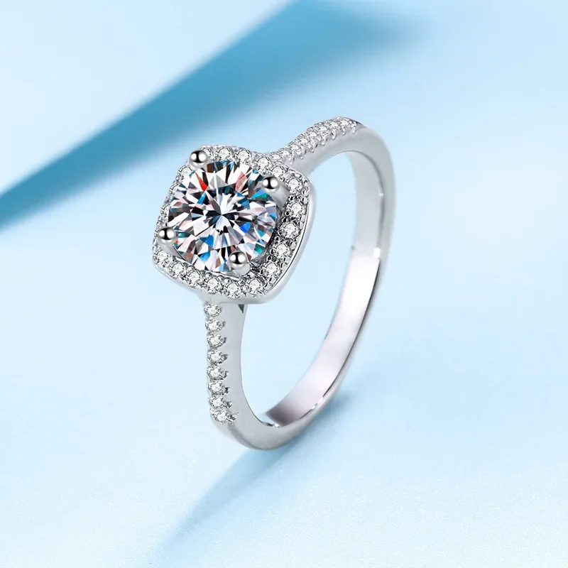 Platinum Pt950 Jewelry Women's Diamond Wedding Band, Micro Set D Color 0.5/1 Carat Square Moissanite Ring for Christmas Gifts
Platinum Pt950 Jewelry Women's Diamond Wedding Band, Micro Set D Color 0.5/1 Carat Square Moissanite Ring for Christmas Gifts