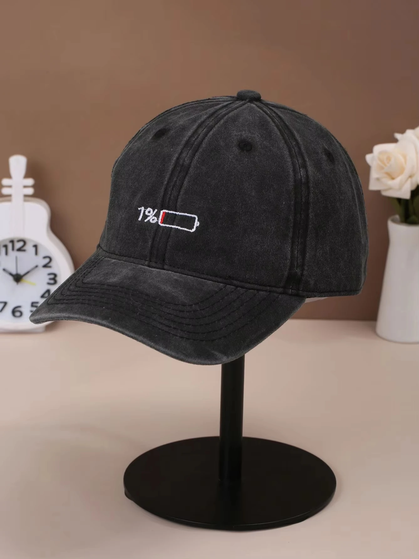 1% Battery Printed Baseball Cap Classic Duckbill Cap Dad Hat Women's Men's Casual Trendy Hat Six Piece Pure Cotton Hat Kids
1% Battery Printed Baseball Cap Classic Duckbill Cap Dad Hat Women's Men's Casual Trendy Hat Six Piece Pure Cotton Hat Kids