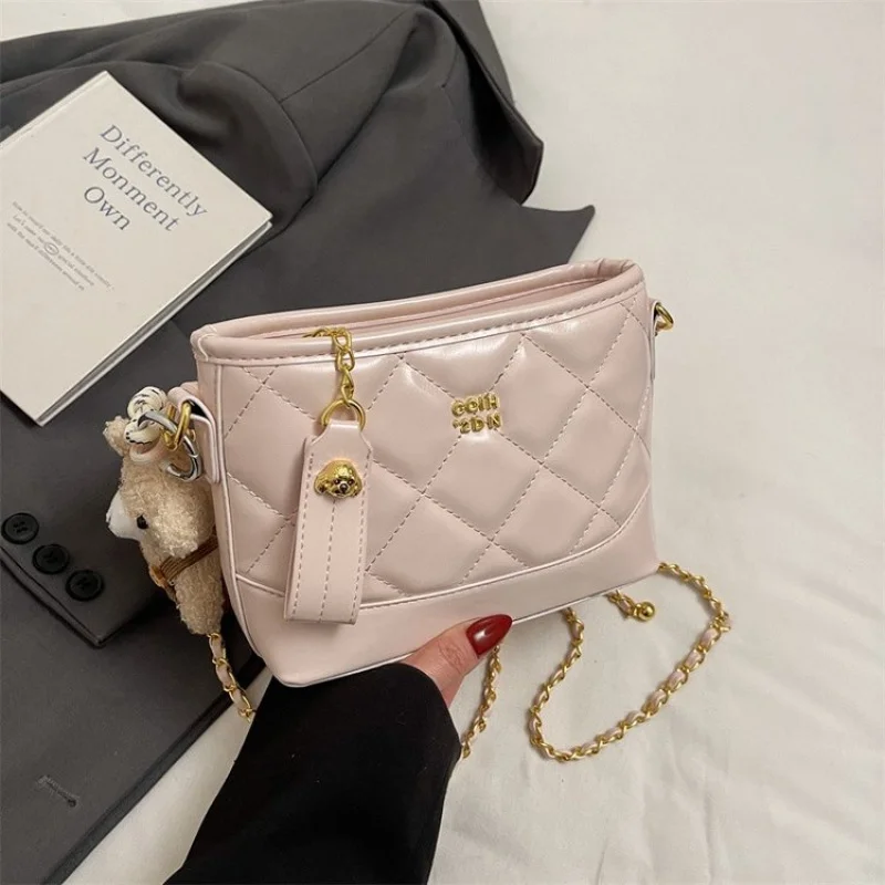 Luxury Designer Bucket Bag For Women With Drawstring Top And Tassel Zipper Pull For Function And Style
Luxury Designer Bucket Bag For Women With Drawstring Top And Tassel Zipper Pull For Function And Style