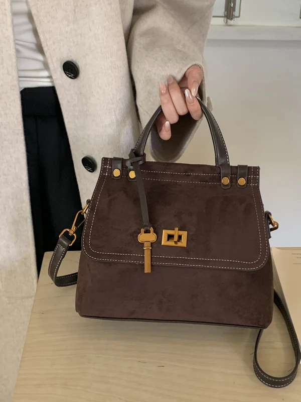 Faionable Ретро сумка через плечо Женская пригородная сумка Универсальная сумка из мягкой кожи с одной ручкой Lo Bule Closure
Faionable Ретро сумка через плечо Женская пригородная сумка Универсальная сумка из мягкой кожи с одной ручкой Lo Bule Closure