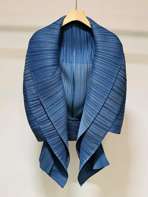 Spring Summer 2026 High-End Fashion Wrap Coat Women's Loose Pleated Oversize Versatile Stylish Outerwear for Middle-Aged Ladies
Spring Summer 2026 High-End Fashion Wrap Coat Women's Loose Pleated Oversize Versatile Stylish Outerwear for Middle-Aged Ladies