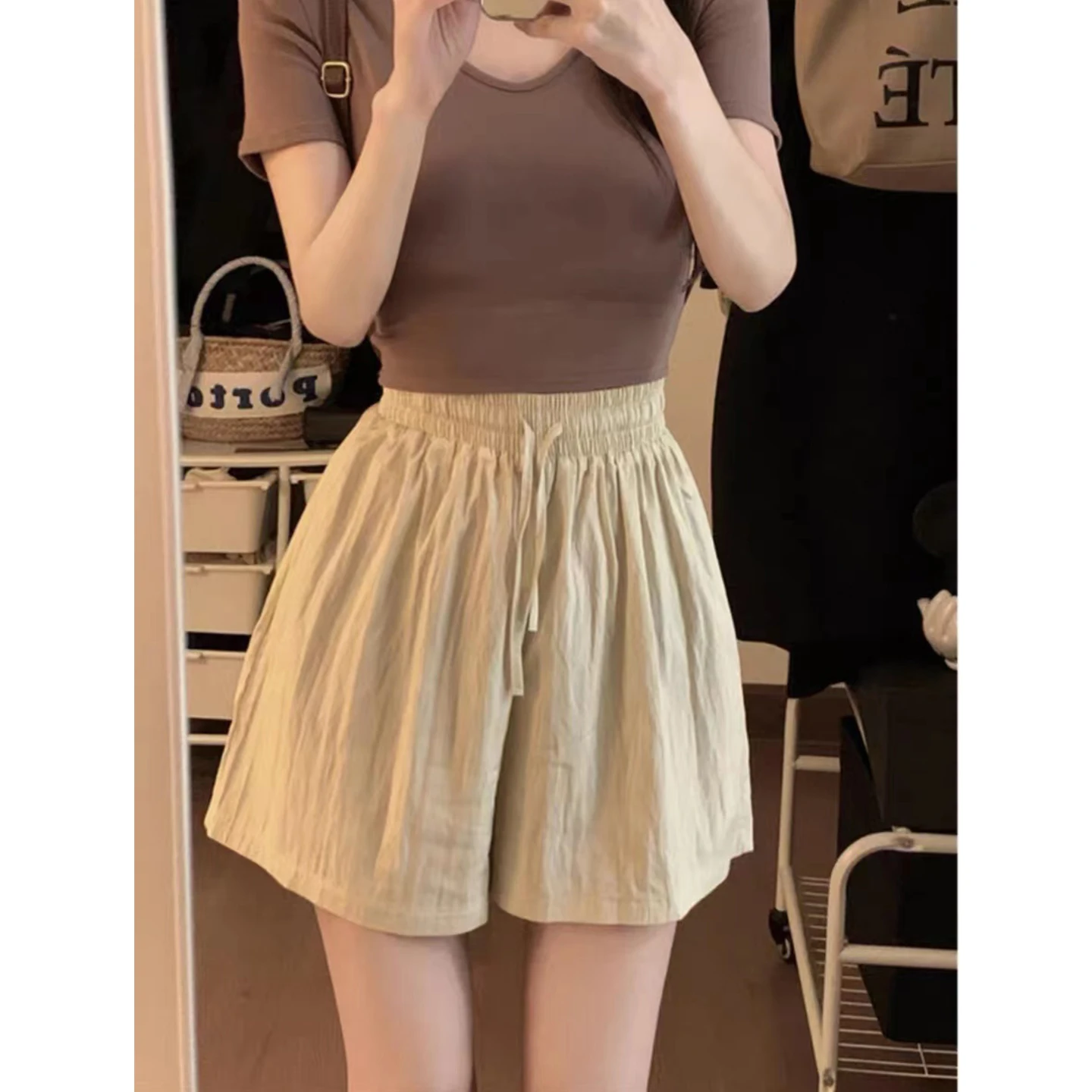 Ice Silk Yamamoto Women's Sport Shorts Summer Thin Quick Dry Wide Leg Pants Outerwear High Waist Straight Cut Korean Style
Ice Silk Yamamoto Women's Sport Shorts Summer Thin Quick Dry Wide Leg Pants Outerwear High Waist Straight Cut Korean Style