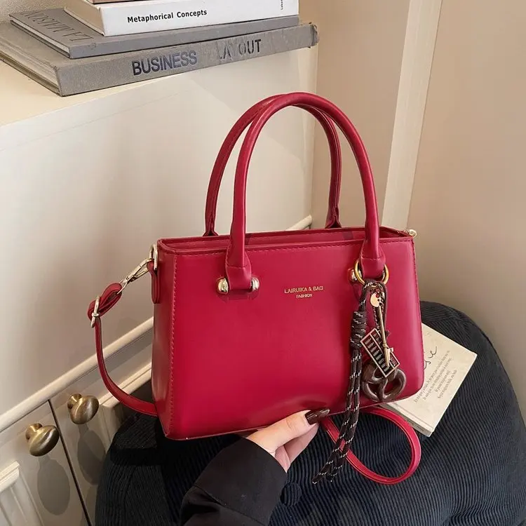 Женская сумка через плечо в корейском стиле, легкая роскошная текстура премиум-класса, универсальная элегантная пригородная сумка
Женская сумка через плечо в корейском стиле, легкая роскошная текстура премиум-класса, универсальная элегантная пригородная сумка