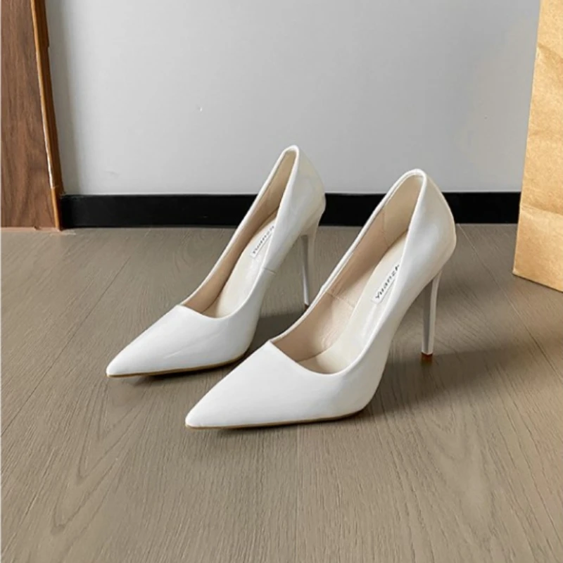Women Shoes Red High Heels Sexy Pointed Toe 12cm Pumps Wedding Dress Shoes Nude Black Color Red Rubber Bottom High Heels
Women Shoes Red High Heels Sexy Pointed Toe 12cm Pumps Wedding Dress Shoes Nude Black Color Red Rubber Bottom High Heels