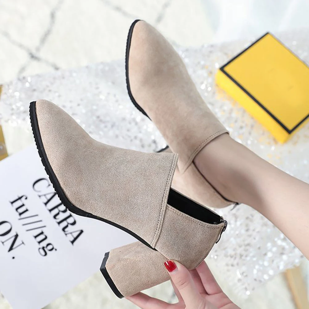 1Pair Woman Short Boots Chunky Heel Ankle Boots Pointy Toe Warm Winter Fashionable Shoes Winter Footwear Pointed Pumps
1Pair Woman Short Boots Chunky Heel Ankle Boots Pointy Toe Warm Winter Fashionable Shoes Winter Footwear Pointed Pumps
